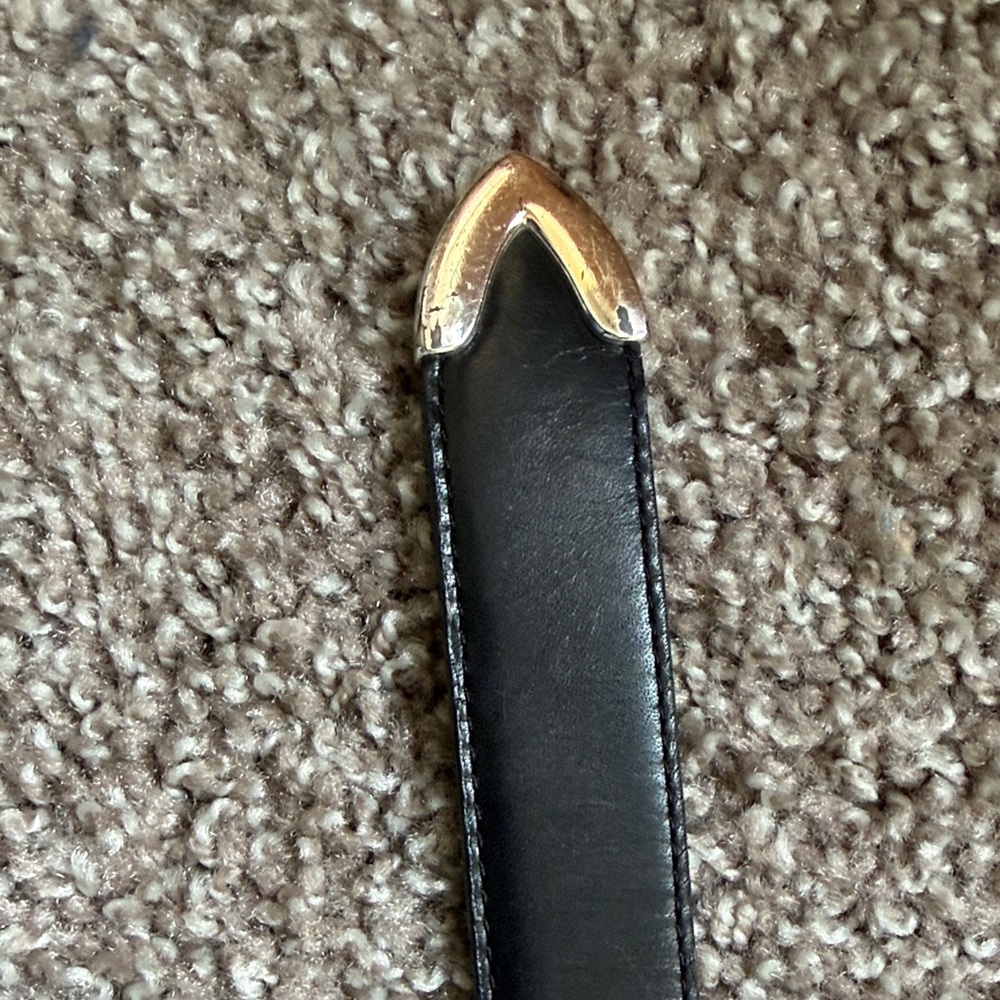 Sleek Black Women’s Genuine Leather Belt with Silver Buckle Size XL - Picture 5 of 6